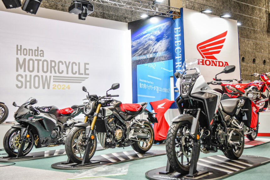 【Hondaブース現地レポート】巨大ガラポンやステッカープレゼントも！ 『大阪モーターサイクルショー2024』が本日3/15からスタートしました！