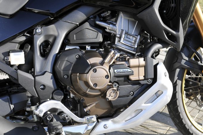 アフリカツイン アドベンチャースポーツes Dctってどんなバイク 燃費や足つき性 装備などを解説します ホンダバイク資料室 Honda Crf1100l Africa Twin Adventure Sports Es Dual Clutch Transmission