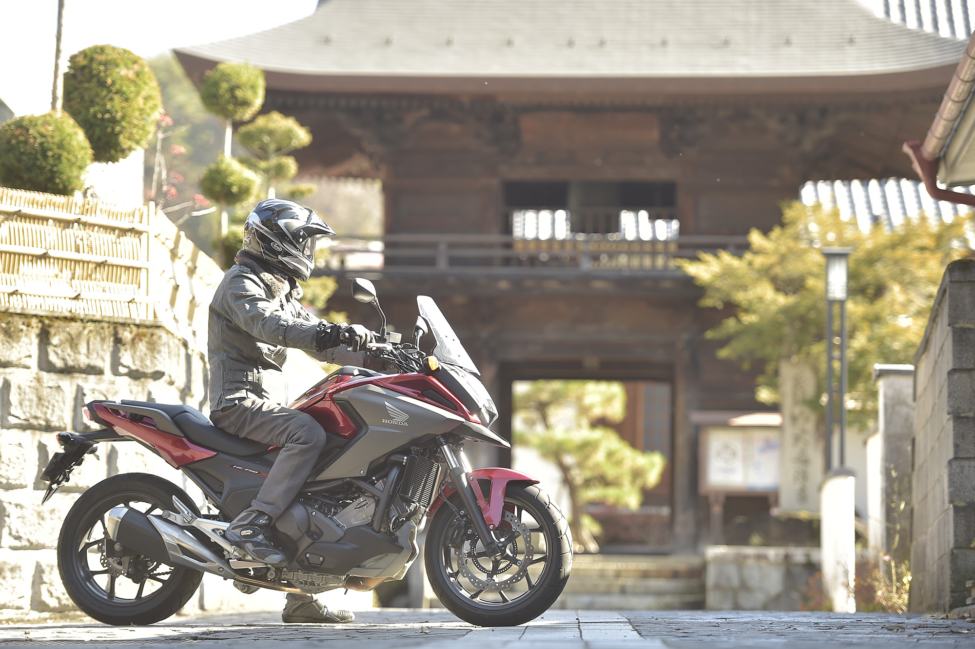 Nc750x Dctの組み合わせによる 快適 は 今までのバイクとちょっと違う ホンダの道は一日にして成らず 第4回 Honda Nc750x 中編 ホンダゴー バイクラボ