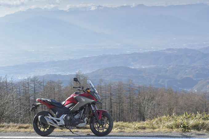 Nc750x Dctの組み合わせによる 快適 は 今までのバイクとちょっと違う ホンダの道は一日にして成らず 第4回 Honda Nc750x 中編 ホンダゴー バイクラボ