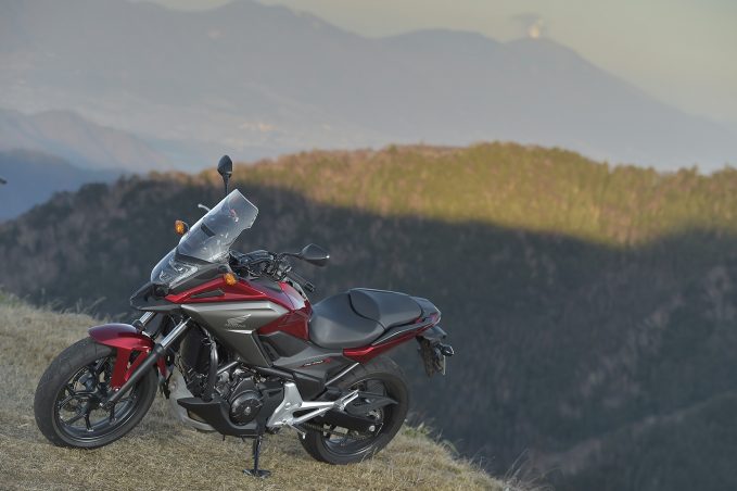 Nc750x Dctの組み合わせによる 快適 は 今までのバイクとちょっと違う ホンダの道は一日にして成らず 第4回 Honda Nc750x 中編 ホンダゴー バイクラボ