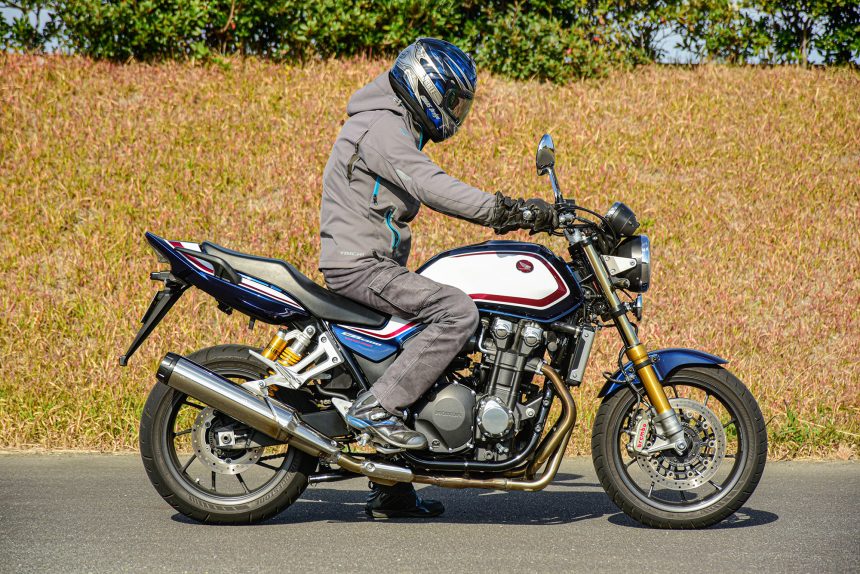 Cb1300sf Spってどんなバイク 燃費や足つき性 装備などを解説 ホンダバイク資料室 Honda Cb1300 Super Four Sp 19