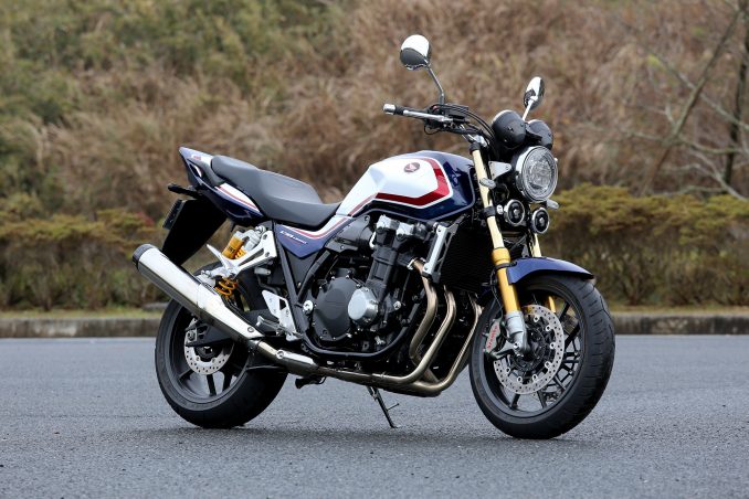 Cb1300sf Spってどんなバイク 燃費や足つき性 装備などを解説 ホンダバイク資料室 Honda Cb1300 Super Four Sp 19