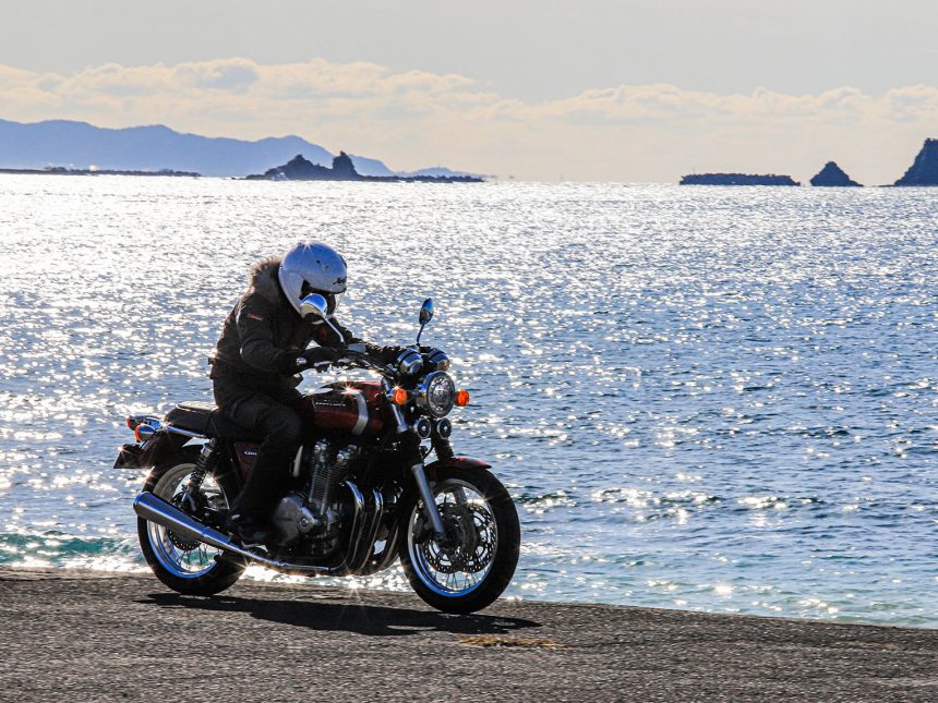 時速50kmで Cb1100 Ex ほど気分よく走れる大型バイクは他にない ホンダの道は一日にして成らず 第12回 Honda Cb1100 Ex 味わい編