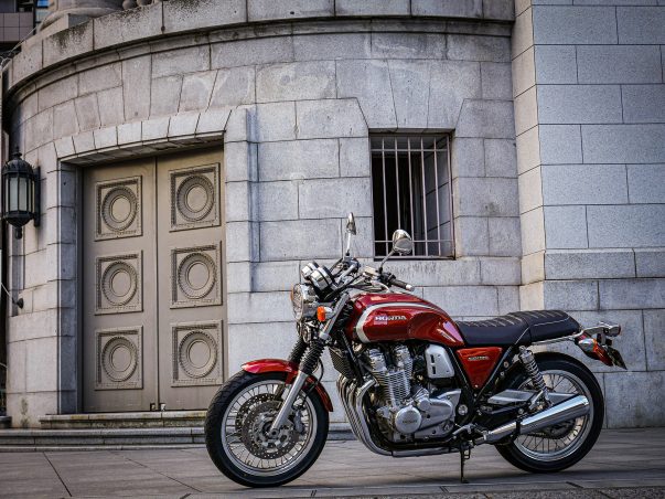 空冷4気筒 いま Cb1100 Ex というバイクが新車で買えるのは奇跡だと思う ホンダの道は一日にして成らず 第12回 Honda Cb1100 Ex 歴史編 空冷4気筒 いま Cb1100 Ex というバイクが新車で買えるのは奇跡だと思う ホンダの道は一日にして成らず 第12回 Honda Cb1100 Ex 歴史編
