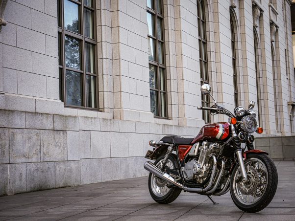 空冷4気筒 いま Cb1100 Ex というバイクが新車で買えるのは奇跡だと思う ホンダの道は一日にして成らず 第12回 Honda Cb1100 Ex 歴史編 空冷4気筒 いま Cb1100 Ex というバイクが新車で買えるのは奇跡だと思う ホンダの道は一日にして成らず 第12回 Honda Cb1100 Ex 歴史編