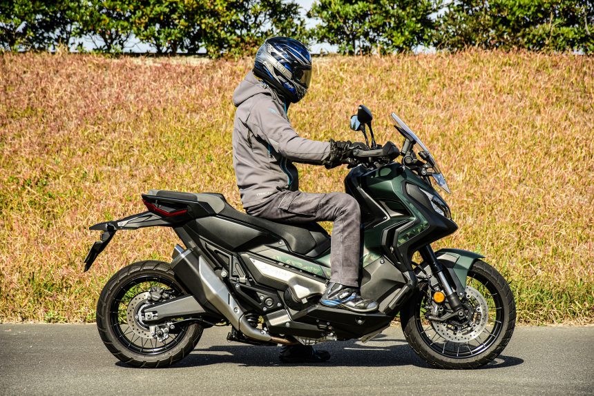 X Advってどんなバイク 燃費や足つき性 装備などを解説 ホンダバイク資料室 Honda X Adv 19