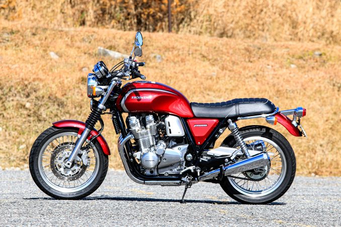 Cb1100 Exってどんなバイク 燃費や足つき性 装備などを解説します ホンダバイク資料室 Cb1100 Ex 18