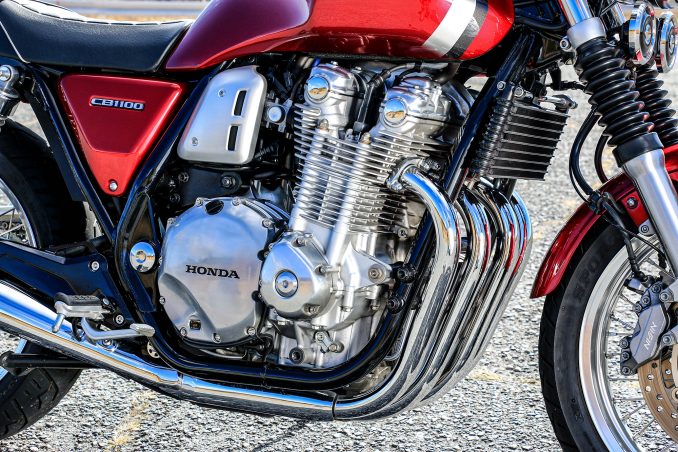 Cb1100 Exってどんなバイク 燃費や足つき性 装備などを解説します ホンダバイク資料室 Cb1100 Ex 18