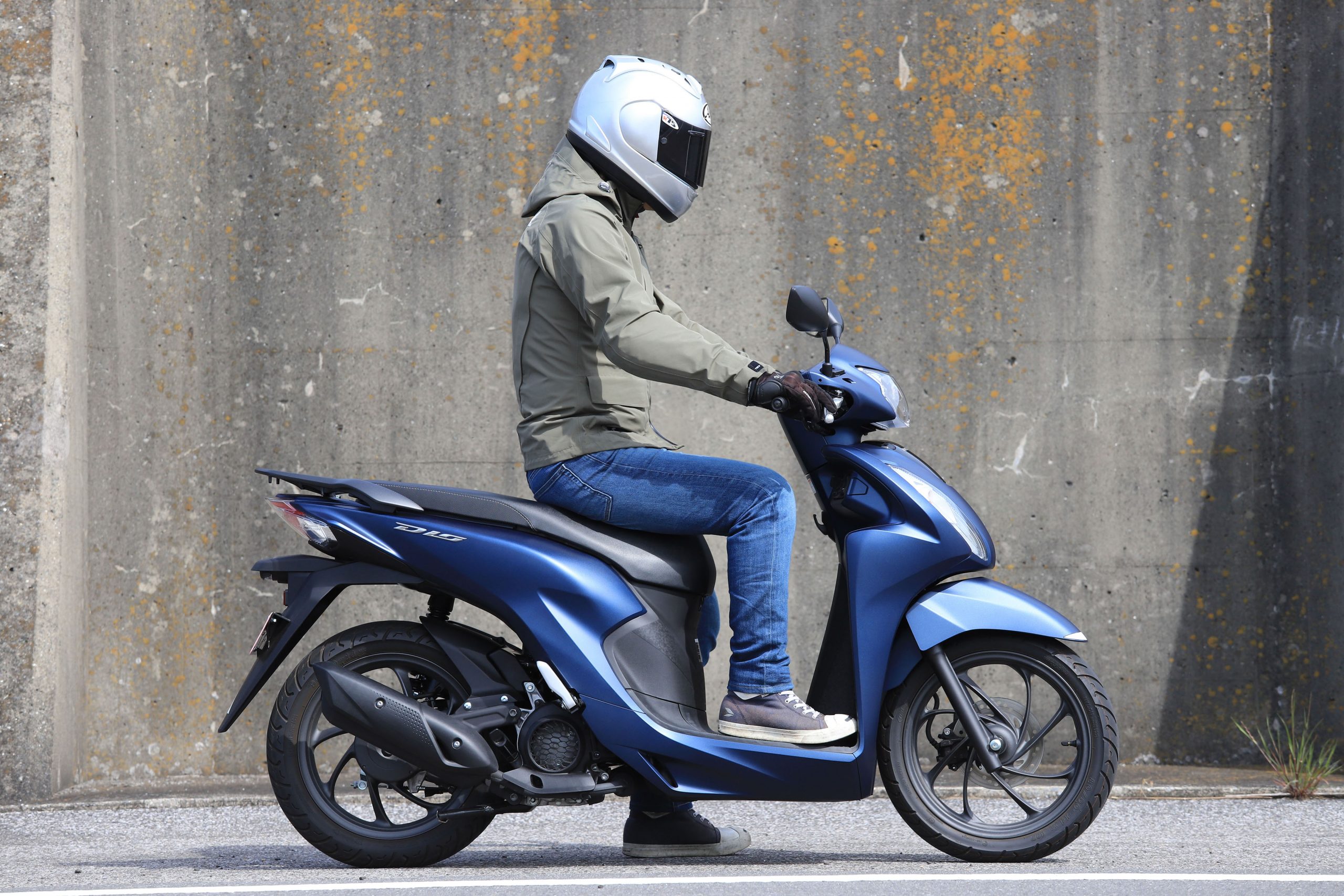 ディオ110 ってどんなバイク 燃費や足つき性 装備などを解説します ホンダバイク資料室 Honda Dio110 21