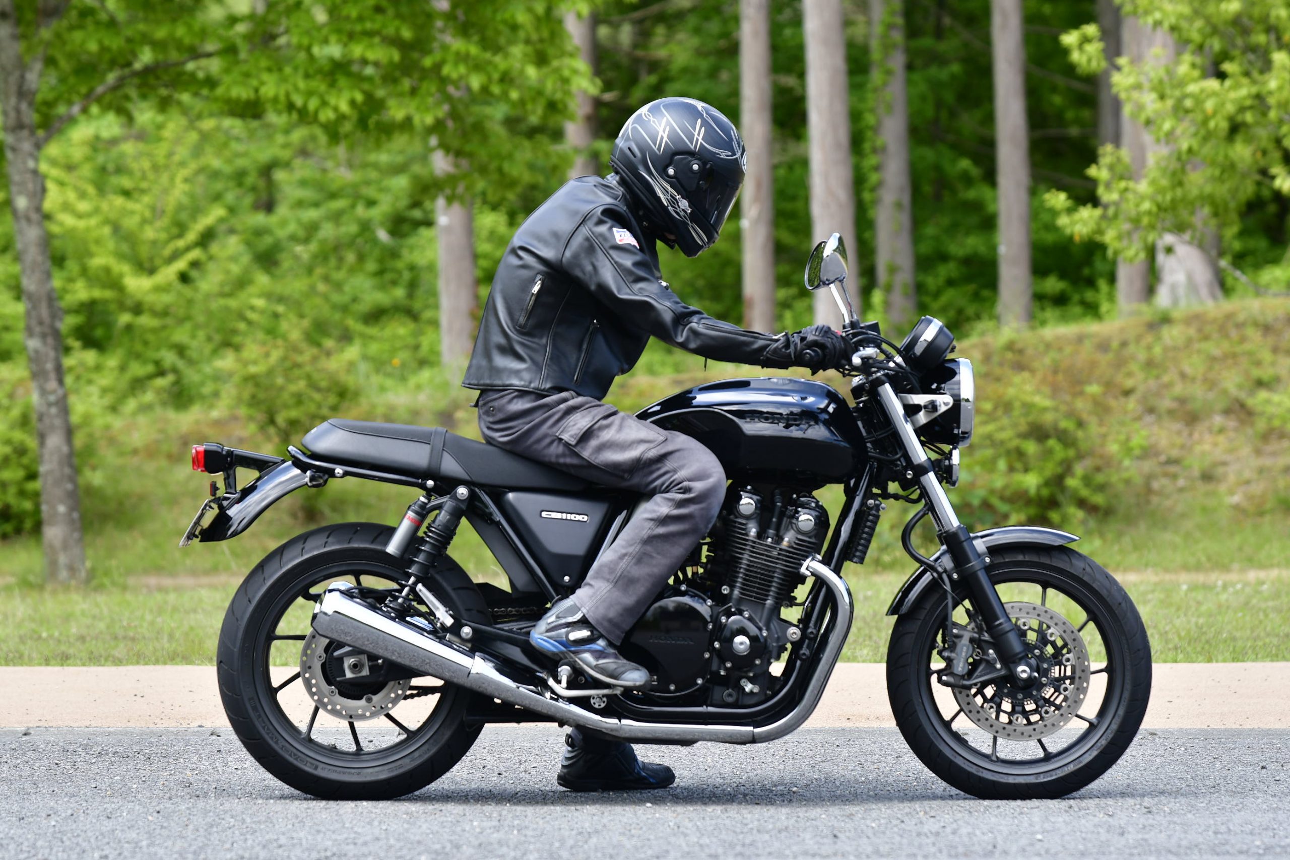Cb1100rsってどんなバイク 燃費や足つき性 装備などを解説します ホンダバイク資料室 Honda Cb1100rs 18 Cb1100rsってどんなバイク 燃費や足つき性 装備などを解説します ホンダバイク資料室 Honda Cb1100rs 18