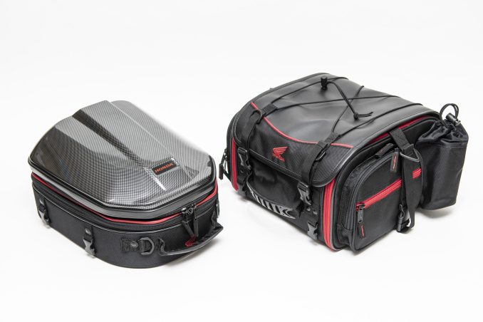スタイルに合わせる 荷物の量やサイズで決める Hondaの ツーリングバッグ は選べる2タイプ バイクライフ ステップアップ講座 ツーリングバッグの選び方 シートバッグ編