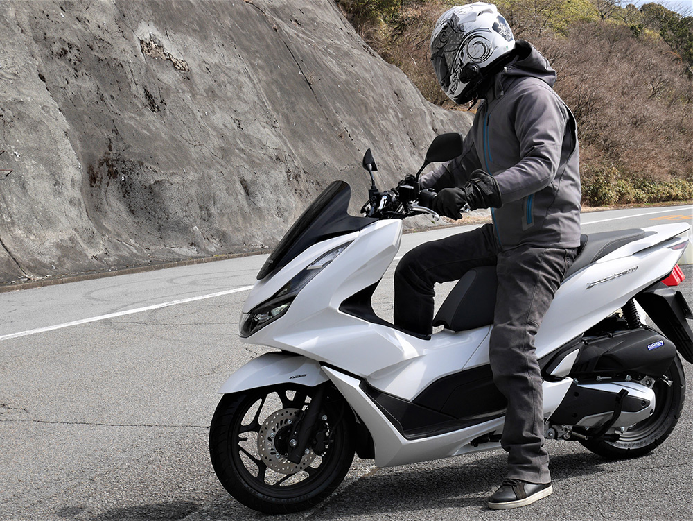 まるでオーダーメイド 新型 Pcx160 のフィット感が高すぎて謎 ホンダの道は一日にして成らず 第18回 Honda Pcx160 街乗り編