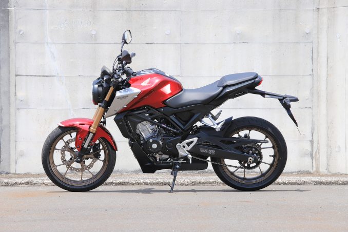 Cb125rってどんなバイク 燃費や足つき性 装備などを解説 ホンダバイク資料室 Honda Cb125r 21