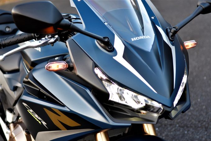 Cbr400rってどんなバイク 燃費や足つき性 おススメポイントや装備を解説します ホンダバイク資料室 Honda Cbr400r 22