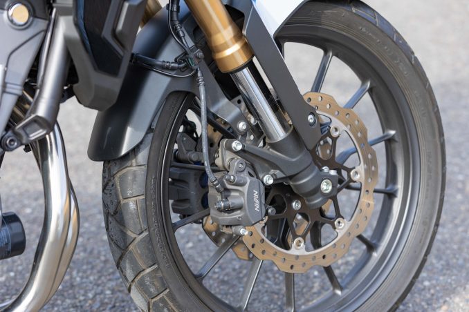 400xってどんなバイク 燃費や足つき性 おすすめポイントや装備を解説します ホンダバイク資料室 400x 22