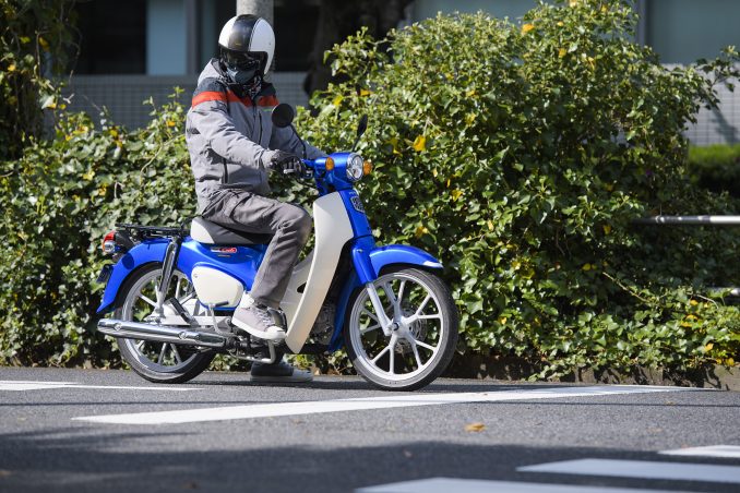 新型 スーパーカブ110 の走りが絶妙 カブらしさ満点なのに今までよりも運転しやすい 原付二種で楽しむホンダのバイク 第8回 Super Cub 110 中編