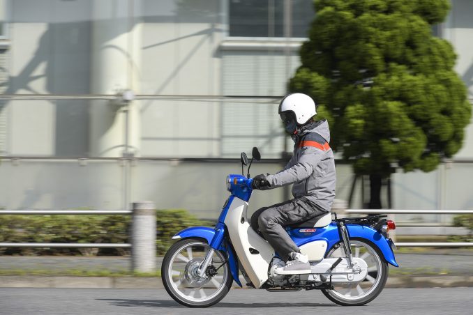 新型 スーパーカブ110 の走りが絶妙 カブらしさ満点なのに今までよりも運転しやすい 原付二種で楽しむホンダのバイク 第8回 Super Cub 110 中編