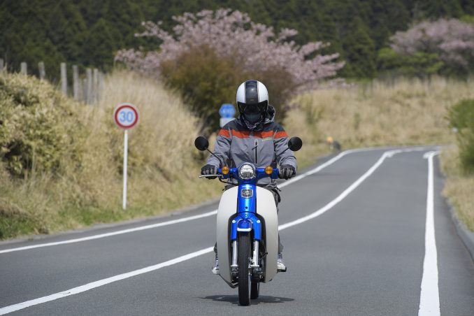 日本の風景すべてに溶け込む新型 スーパーカブ110 はツーリングでも優秀すぎる 原付二種で楽しむホンダのバイク 第8回 Super Cub 110 後編