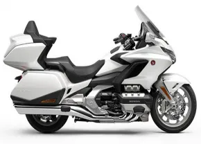 ホンダドリーム松山南インターでGold Wing Tourをレンタル