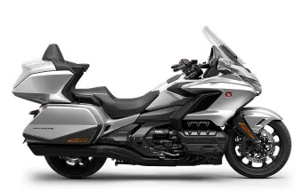 ホンダドリーム四日市でGold Wing Tourをレンタル