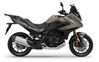 ホンダドリーム戸田美女木でNT1100をレンタル