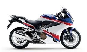 ホンダドリーム川越でVFR800F をレンタル